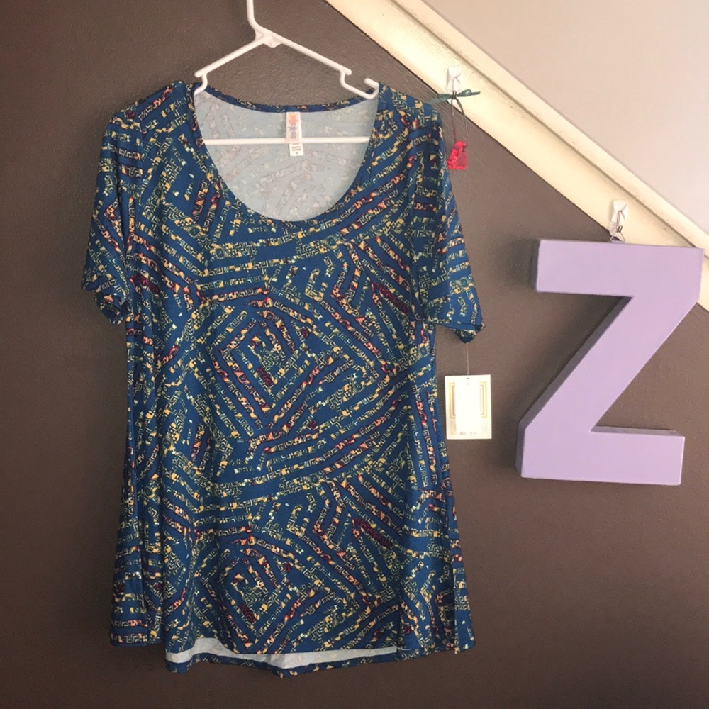 Lularoe medium perfect tee brand new with tags
